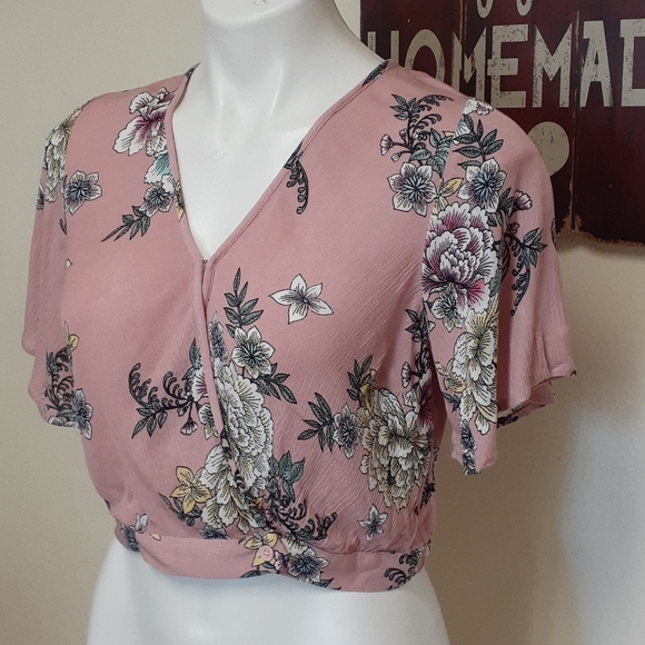 Crop top - Picture 2 of 4